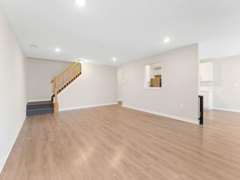 87 Main St #19 — Photo 2
