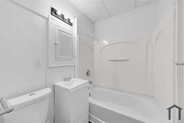 3 bed, 1000 sqft, $1,650 — Photo 2