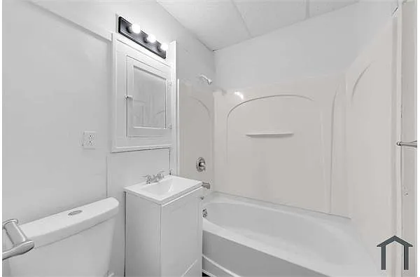 Building Photo - 3581 W 105th St