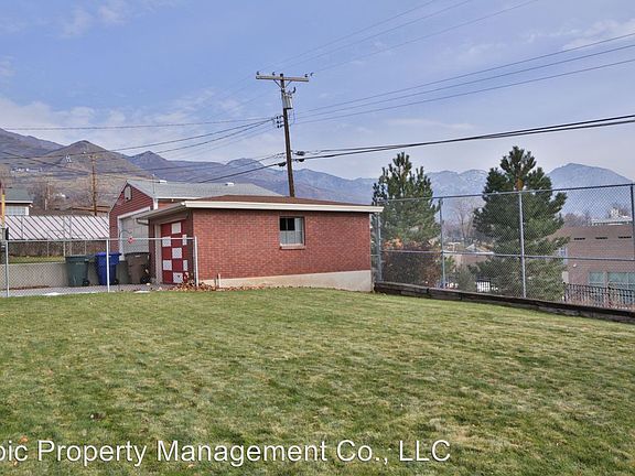 3rd image of 2362 E Blaine Ave