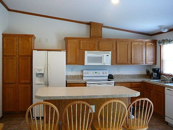 3rd image of 168 N Main St