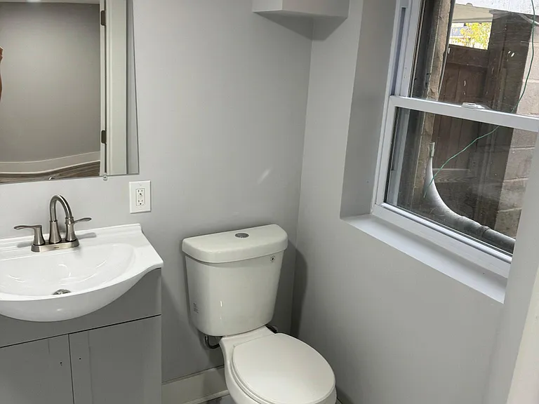 1102 Woodheights Ave — Photo 12