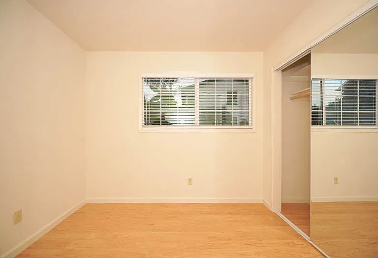 22681 E Cliff Dr — Photo 10