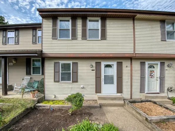 302 Parkwood Dr, Cranberry Township, PA 16066