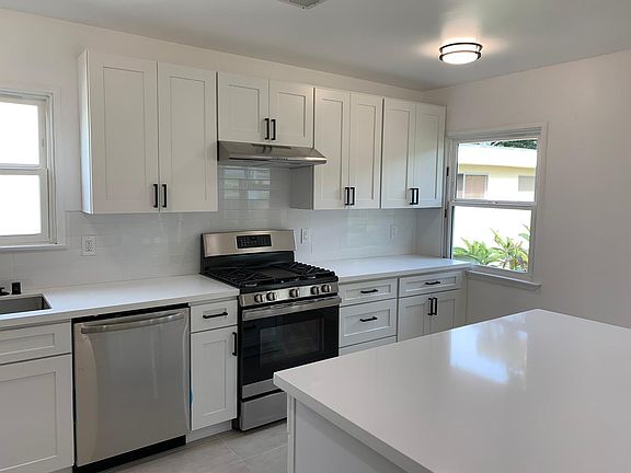 4th image of 2815 Colorado Ave #B