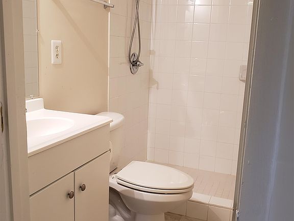 basement bathroom full