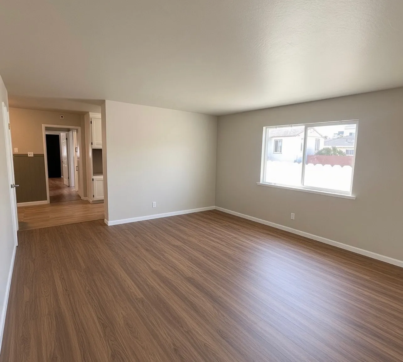 2 bed, 840 sqft, $3,400 — Photo 2
