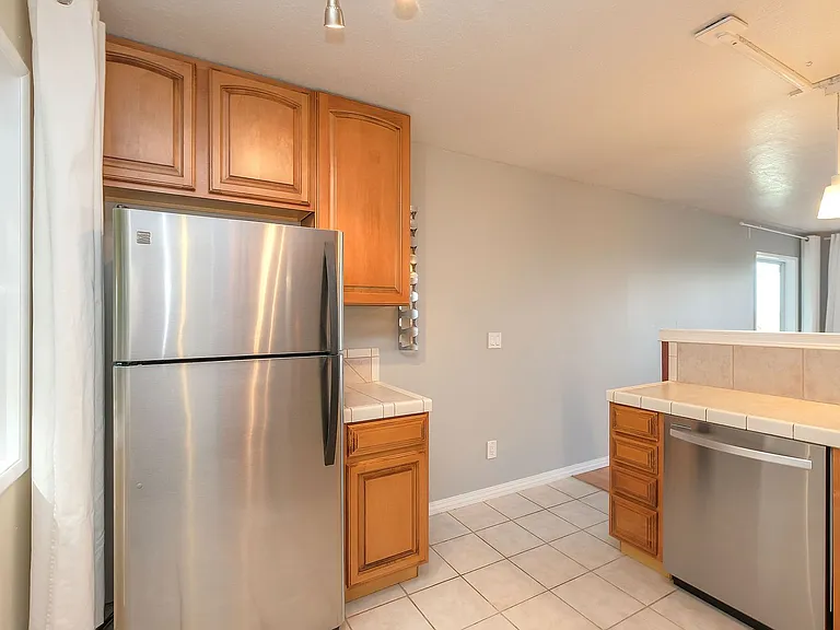 3425 SW Barbur Blvd #12 — Photo 10