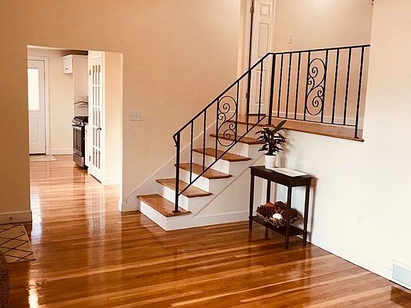 5th image of 11 Margaret Dr