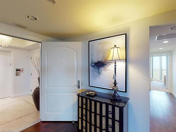 4th image of 1050 Borghese Ln APT 2001