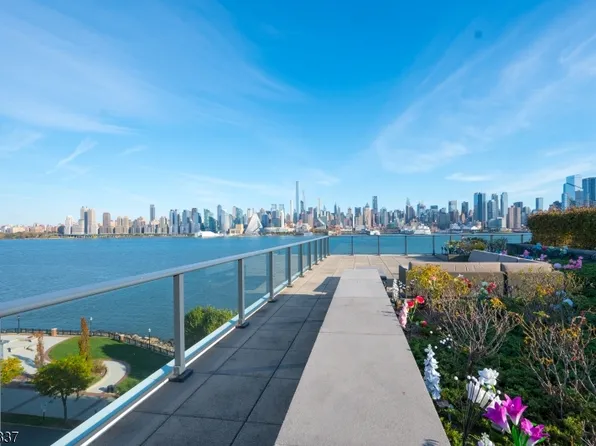 1200 Avenue At Port Imperial #705, Weehawken Twp., NJ 07086