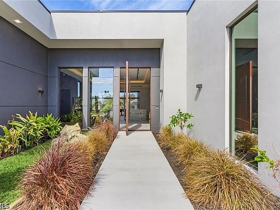 3rd image of 6 NW 32nd Pl