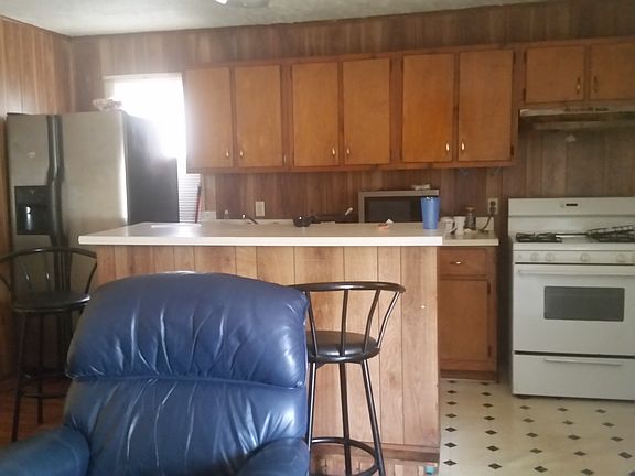 3rd image of 134 Holland Ave