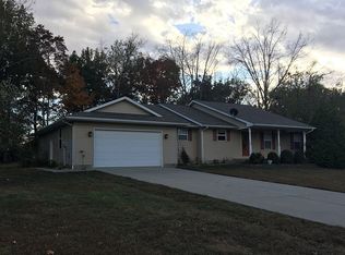 12491 E Heritage Dr, Mount Vernon, IL 62864