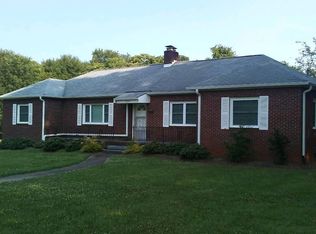 820 Yellowstone Ln, Winston Salem, NC 27106