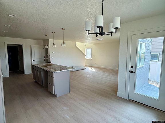 2nd image of 2065 Heathrow Ave