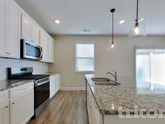 5th image of 83 Leyland Ct