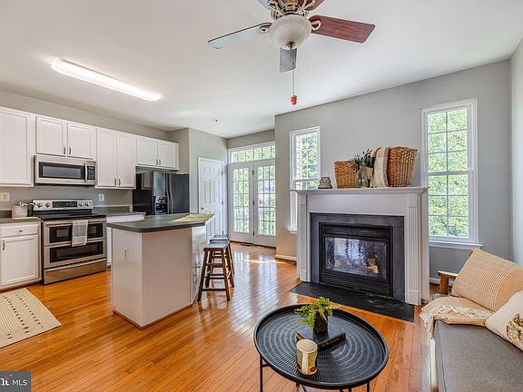 3rd image of 4115 Apple Leaf Ct