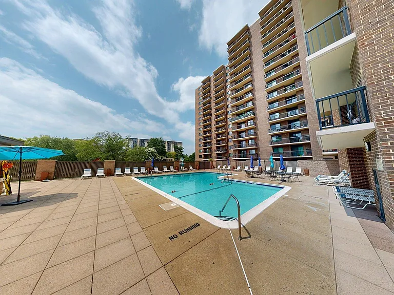 200 N Pickett St #207 — Photo 49
