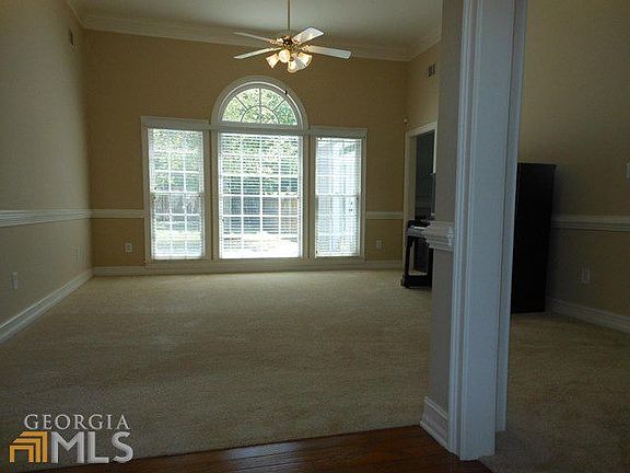 2nd image of 1112 Brookfield Dr SE
