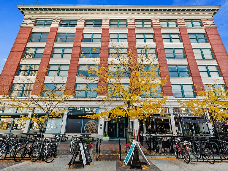 Idaho Building Apartments — Photo 9