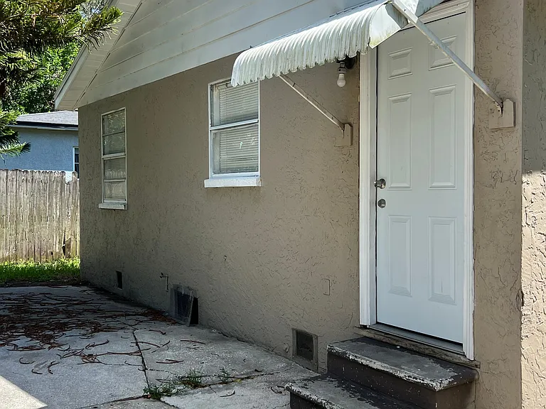 8412 N Elmer St — Photo 2