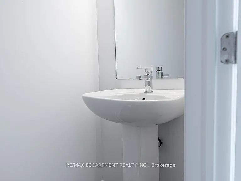 120 Court Dr #29 — Photo 8
