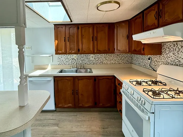 603 Sherwood Pl — Photo 8