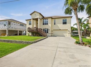 11730 W Sunnybrook Ct, Crystal River, FL 34429