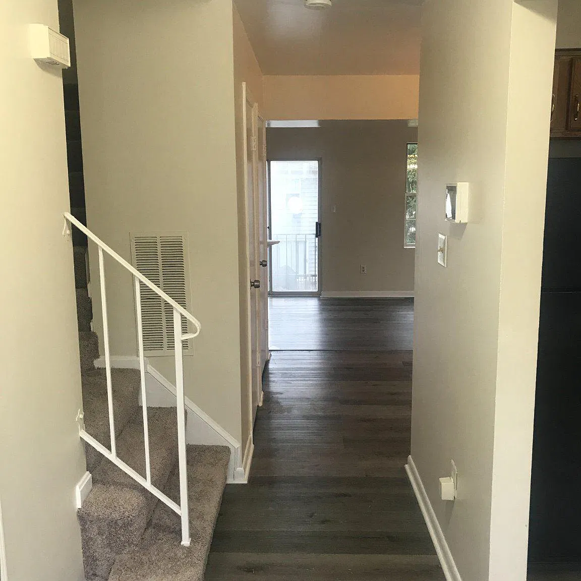 3 bed, 4.0 bath, 2480 sqft, $2,300 — Photo 2