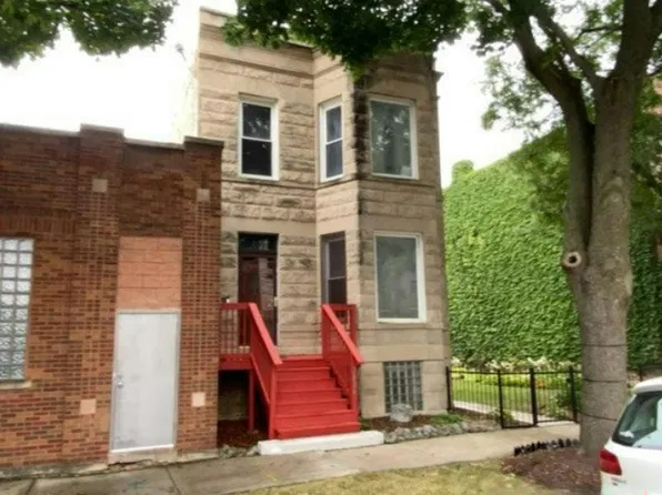 2824 W Walnut St, Chicago, IL 60612
