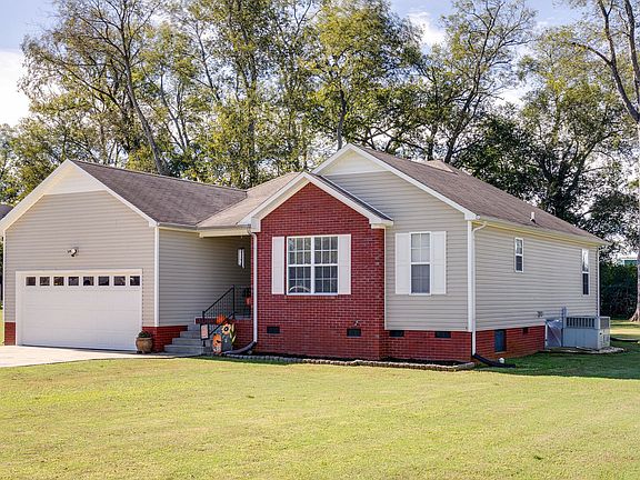 2nd image of 417 Mockingbird Dr