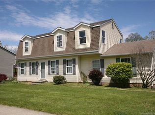 300 Briarwood Ln, Middletown, CT 06457