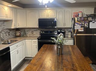 638 E St S, Kewanee, IL 61443