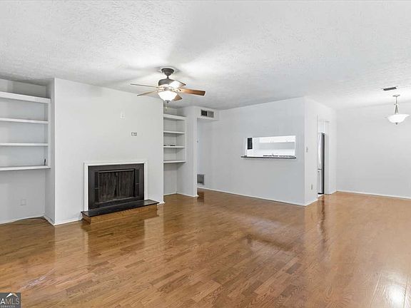 5th image of 1011 Summit North Dr NE #1011