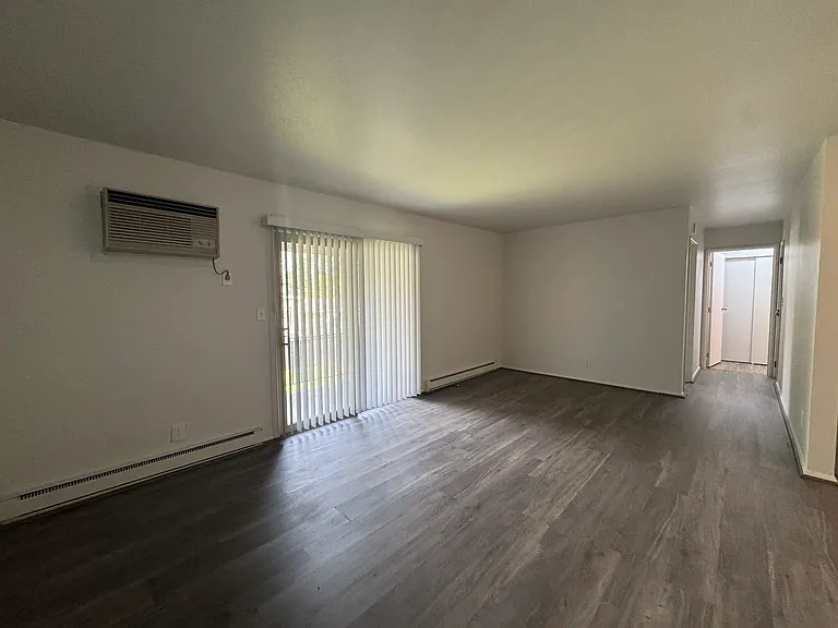 741 N Macomb St #8 — Photo 3