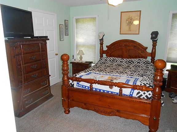5th image of 94 Maier Cir