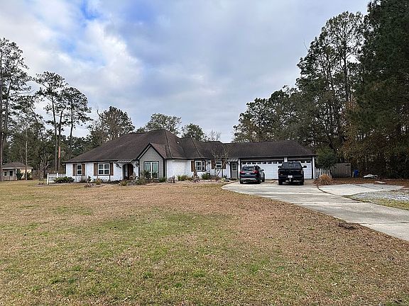 2nd image of 104 Rue De La Paix