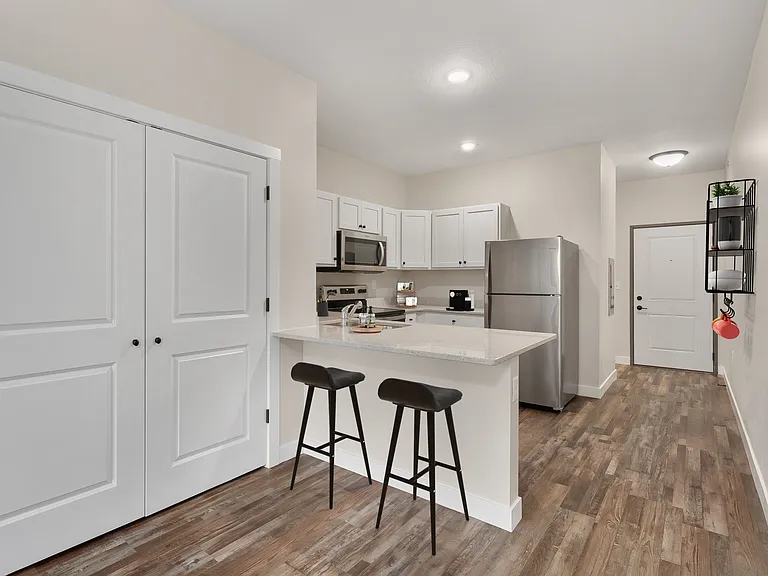 Creekview — Photo 10