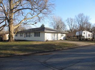 1016 W Walnut Lawn Ct, Springfield, MO 65807