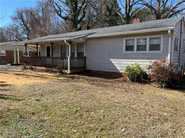 500 Pontiac Dr, Thomasville, NC 27360