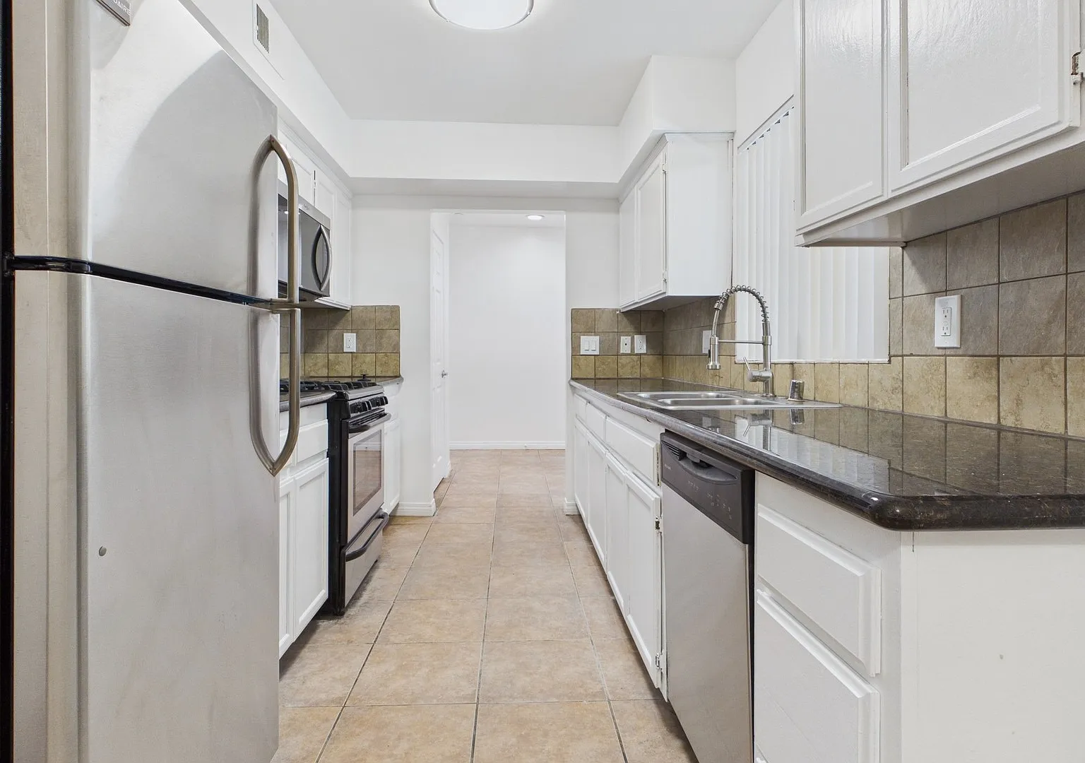 Wilcox Luxury Apartments — Photo 1