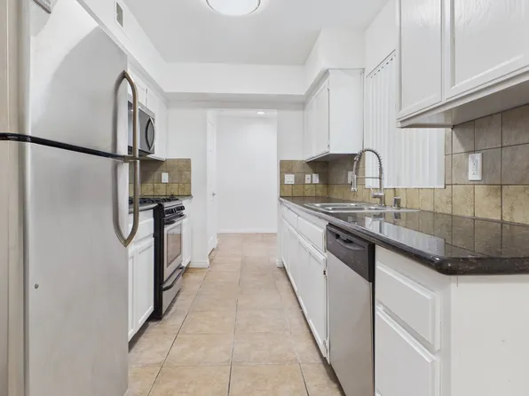Wilcox Luxury Apartments, 813 Wilcox Ave APT 102, Los Angeles, CA 90038