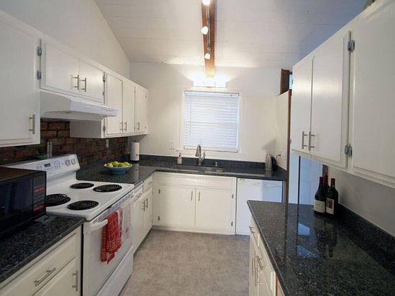 3rd image of 732 Millich Dr #B