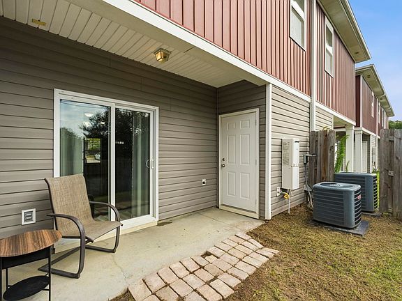 3rd image of 414 Angel Grove Ln