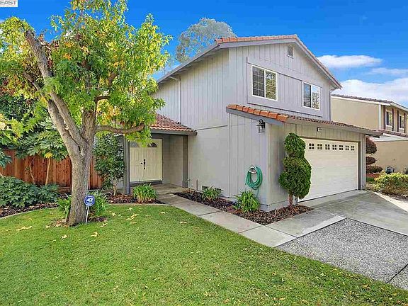 2nd image of 3864 Shovler Lake Ct