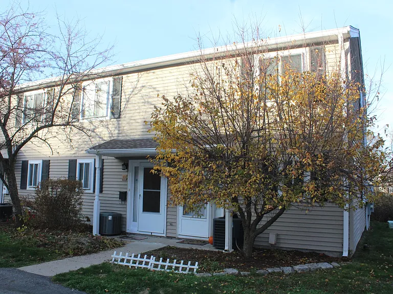 10 Village Brook Ln — Photo 32