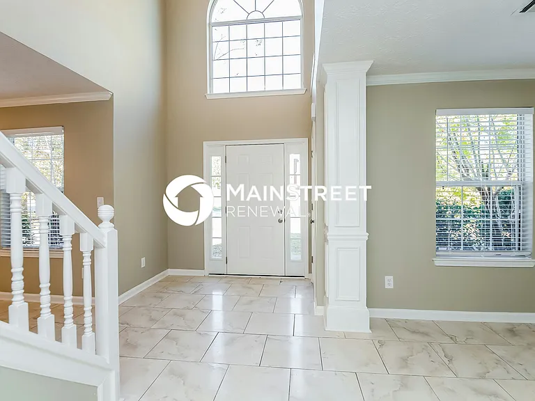 3120 Lake Port Dr — Photo 2
