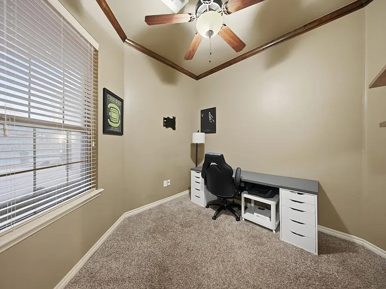 2425 Glenmere Dr — Photo 18