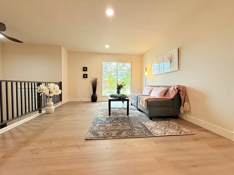 4770 Newton Dr — Photo 14